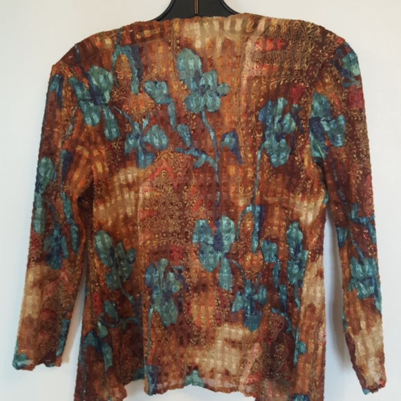 For spring & summer Alberto Makali large sleeveless top & 3/4 sleeved jacket set - Picture 6 of 8